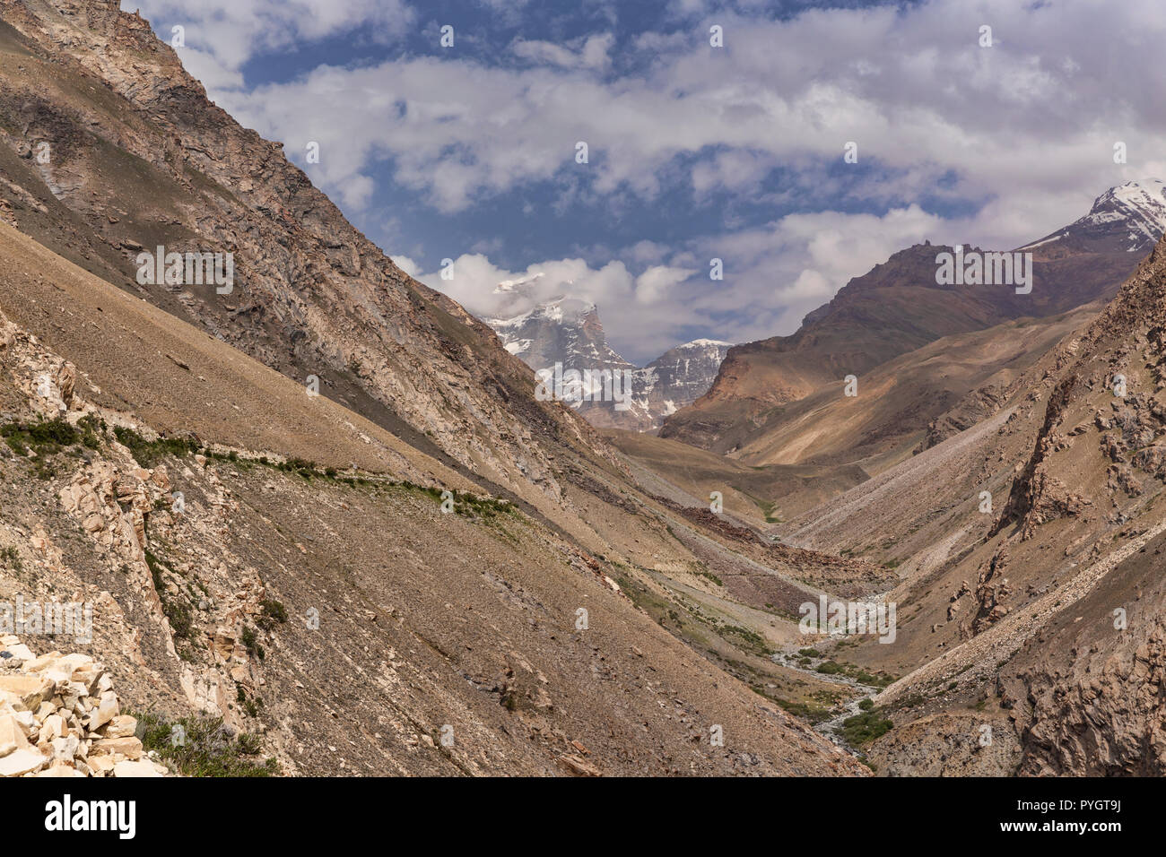 Blick auf Engels Peak auf dem Weg zu Engels Peak Hill, Langar, Pamir, Tadschikistan Stockfoto