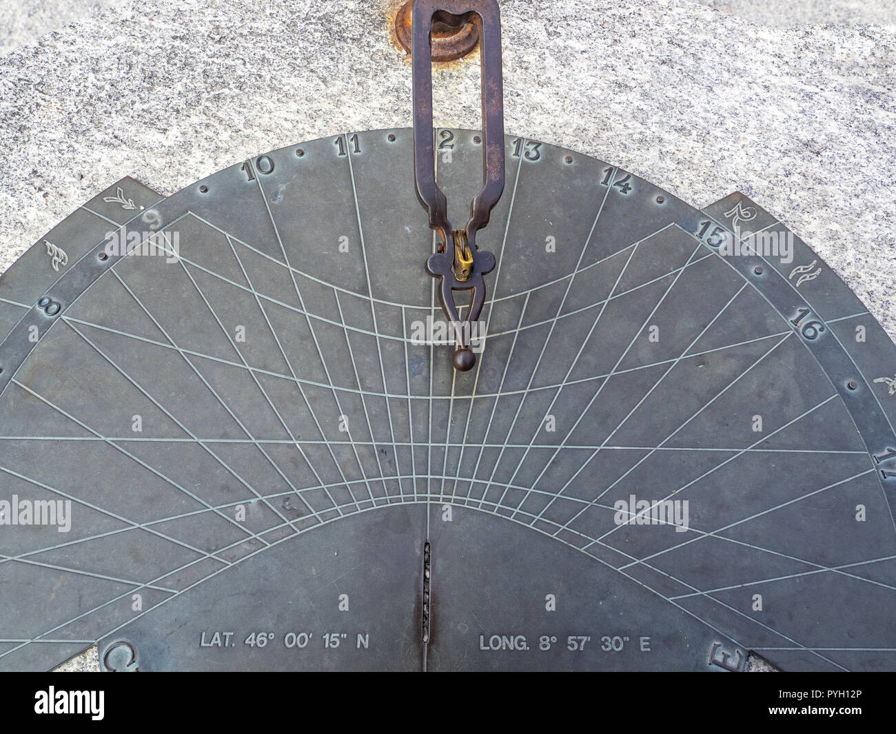 Stunden, Sternzeichen und geografischen Koordinaten auf der horizontalen Meridian von Lugano, Schweiz Stockfoto