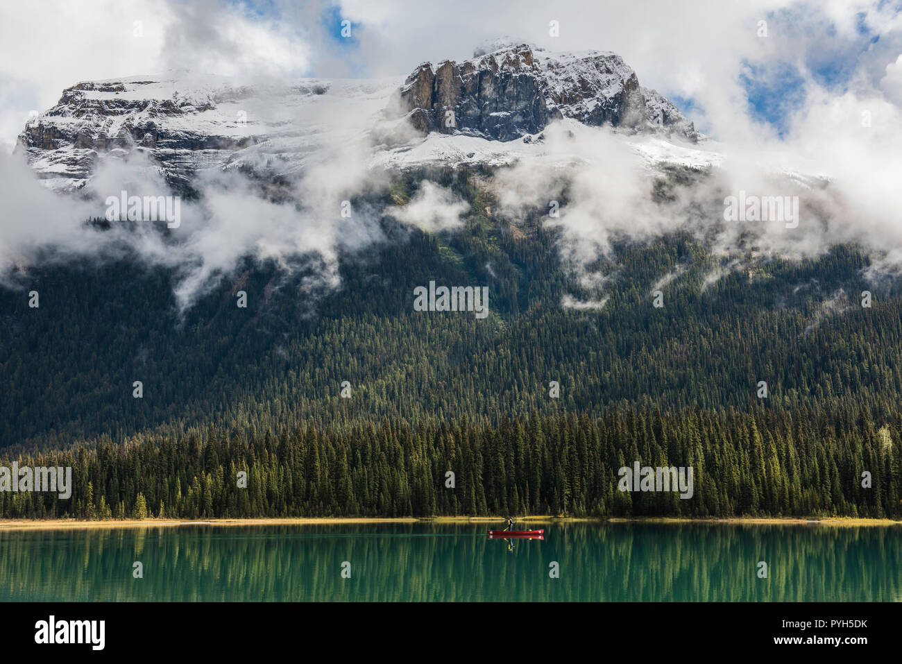 Emerald Lake, Yoho NP, British Columbia, Kanada, von Bruce Montagne/Dembinsky Foto Assoc Stockfoto