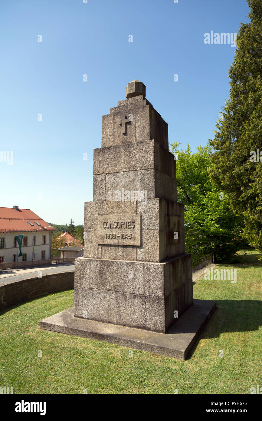 Bayern, Deutschland - Ehrenamtliche Friedhof für 121 Opfer der nationalsozialistischen Gewaltherrschaft starb kurz nach der Befreiung 1945 Stockfoto