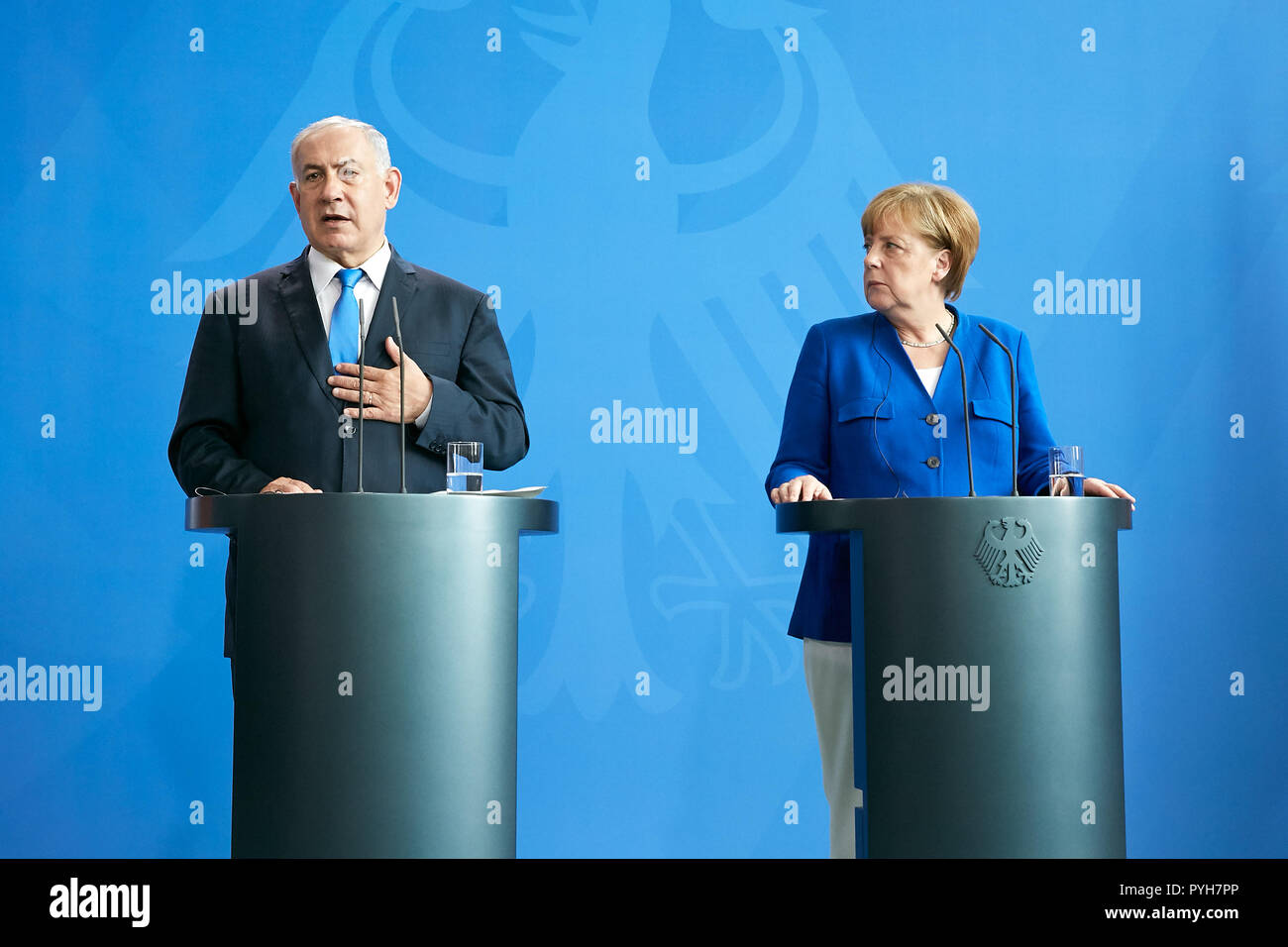 Berlin - Bundeskanzlerin Angela Merkel und der israelische Ministerpräsident Benjamin Netanjahu auf ihrer Pressekonferenz. Stockfoto