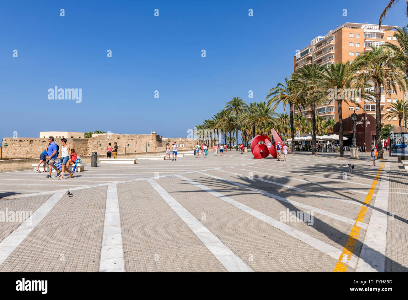 Die Esplanade, Playa de La Caleta, Cadiz, Spanien Stockfoto