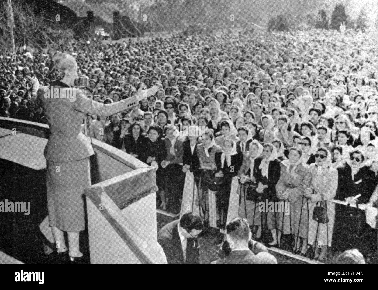 EVA PERÓN (1919-1952), Frau des argentinischen Präsidenten Juan Perron, über 1948 an an der Sammlung für das Stimmrecht der Frauen" einen Zeitraum 1950 Stockfoto