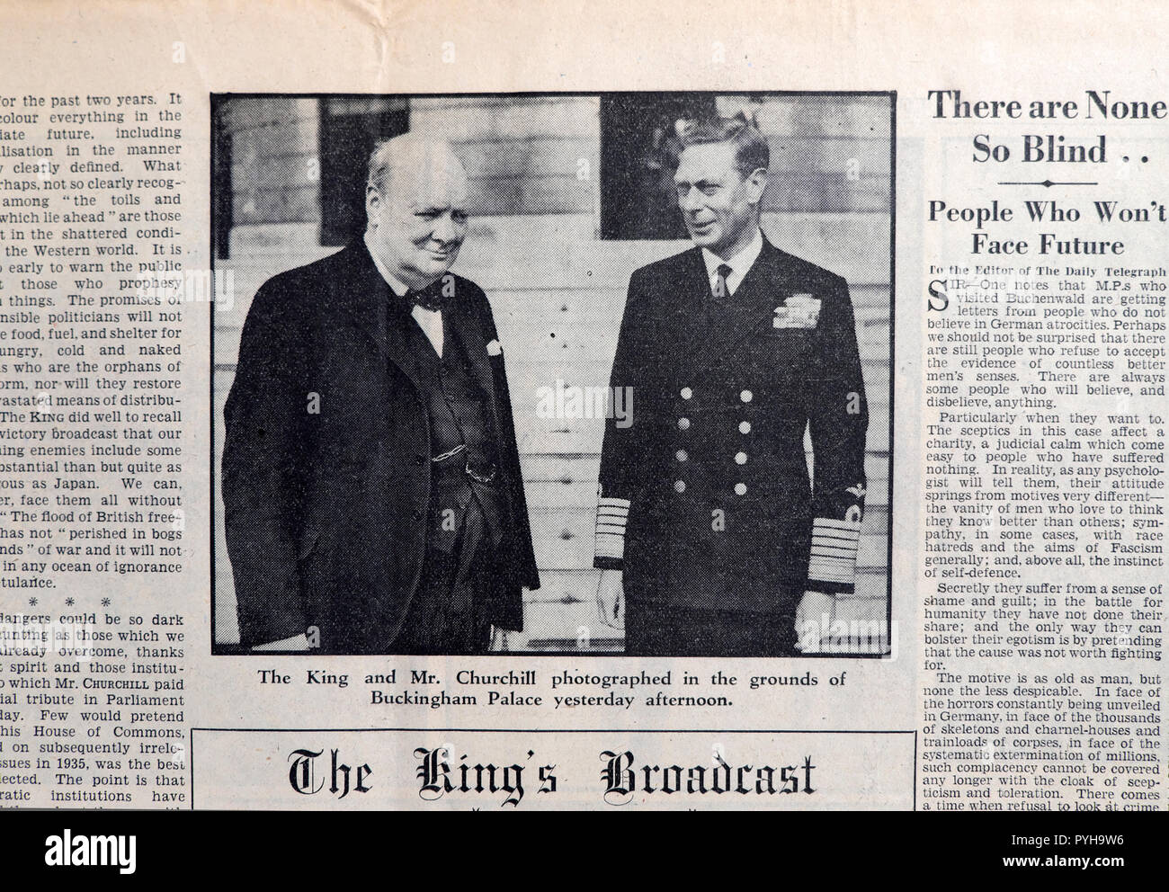 Der Daily Telegraph Zeitung King George VI&Winston Churchill erscheinen zusammen am Tag nach dem 8. Mai VE-Tag am 9. Mai 1945 in London, England, Großbritannien Stockfoto