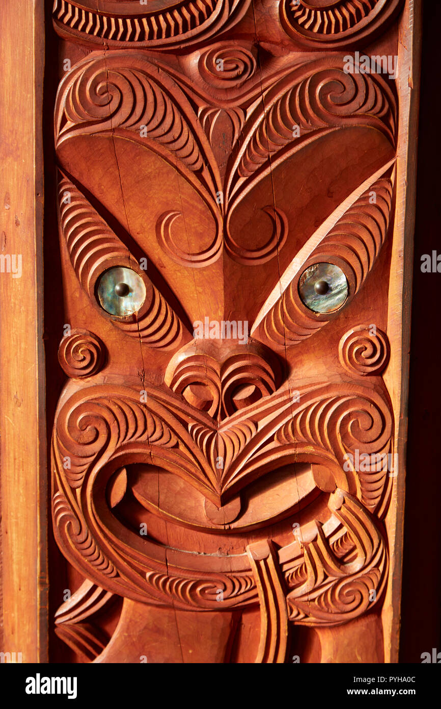 Traditionelle Maori Carving in St. Glauben der Kirche, Ohinemutu, Rotorua, North Island, Neuseeland (Editorial nur verwenden) Stockfoto
