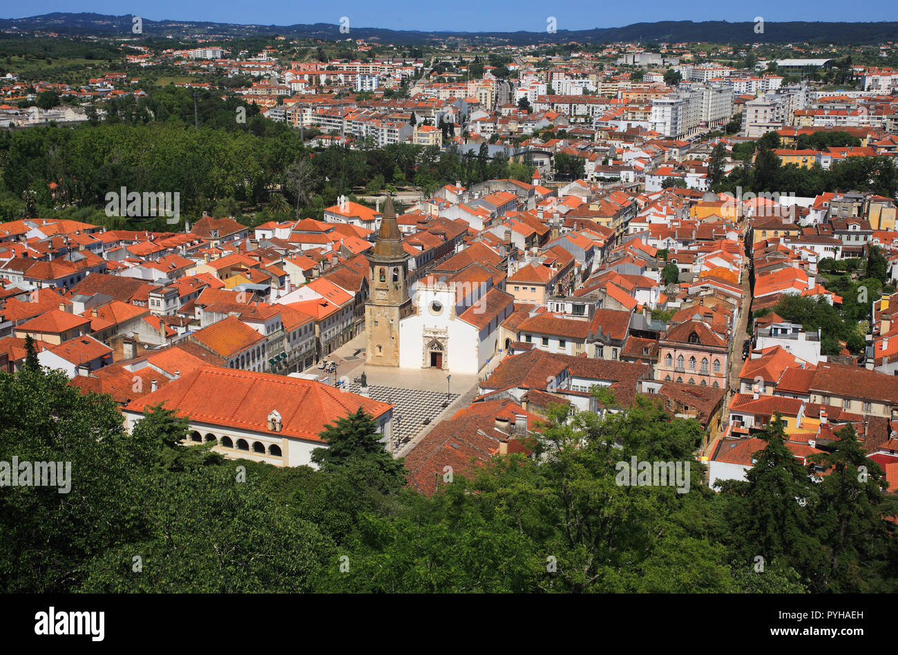 Tomar, Portugal. Blick auf die Altstadt aus dem 12. Jahrhundert Kloster von Christus. Durch die Tempelritter gegründet. Weltkulturerbe der UNESCO Stockfoto