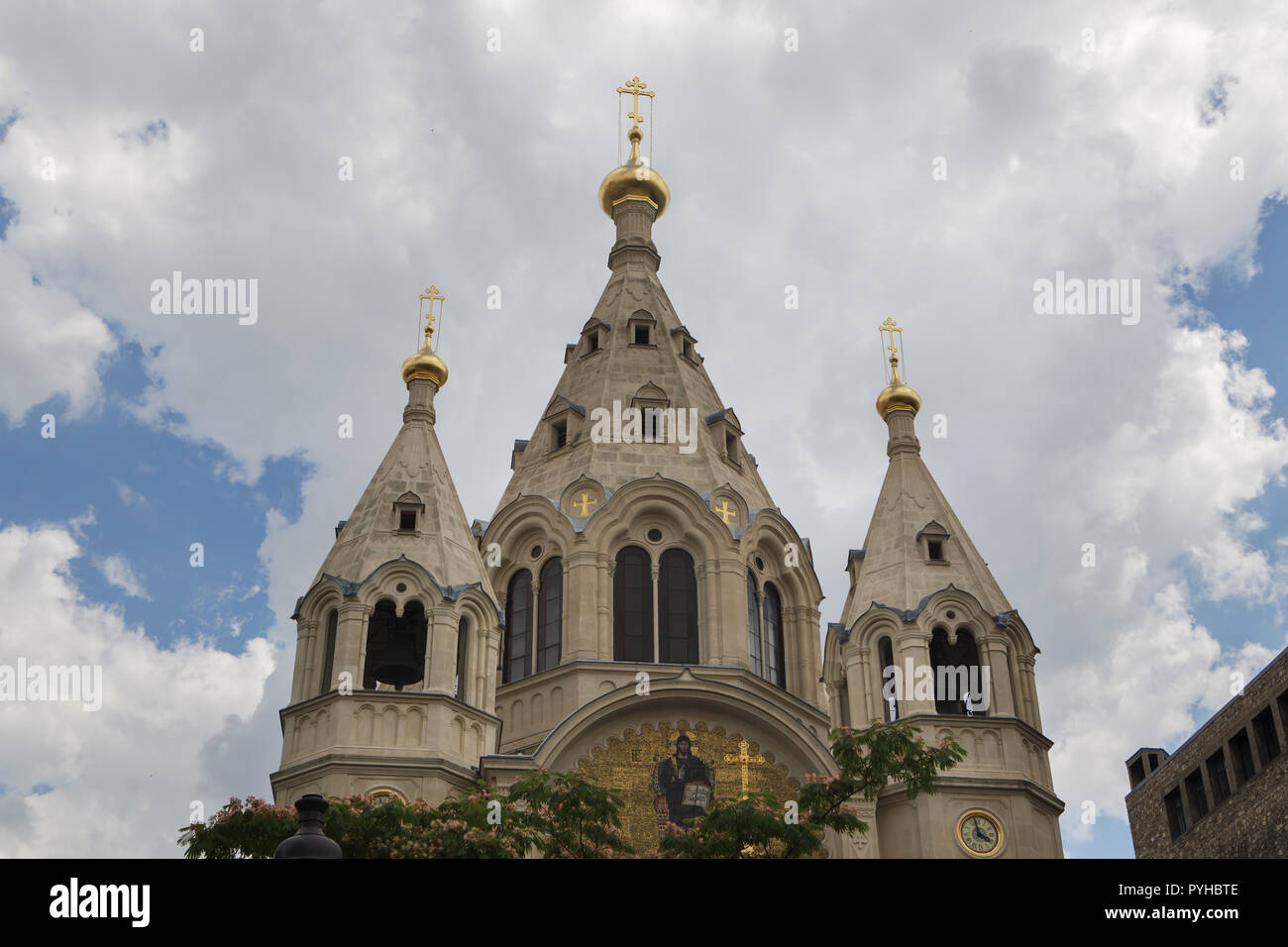 Die Alexander-Newski-Kathedrale (Cathédrale Saint-Alexandre-Nevsky) in Paris, Frankreich. Die russisch-orthodoxe Kathedrale, entworfen von russischen Architekten römischen Kuzmin und Ivan Strom wurde in 1861 abgeschlossen. Stockfoto