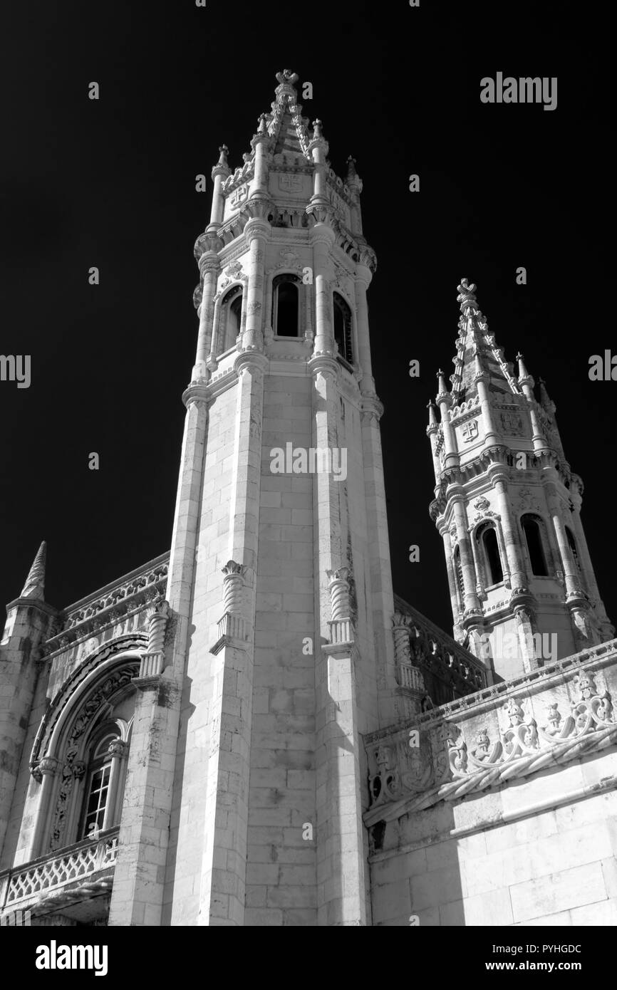 Die architektonischen Details des Kloster Jeronimos, Lissabon, Portugal. Schwarz und Weiß. Ir-Filter verwendet. Stockfoto