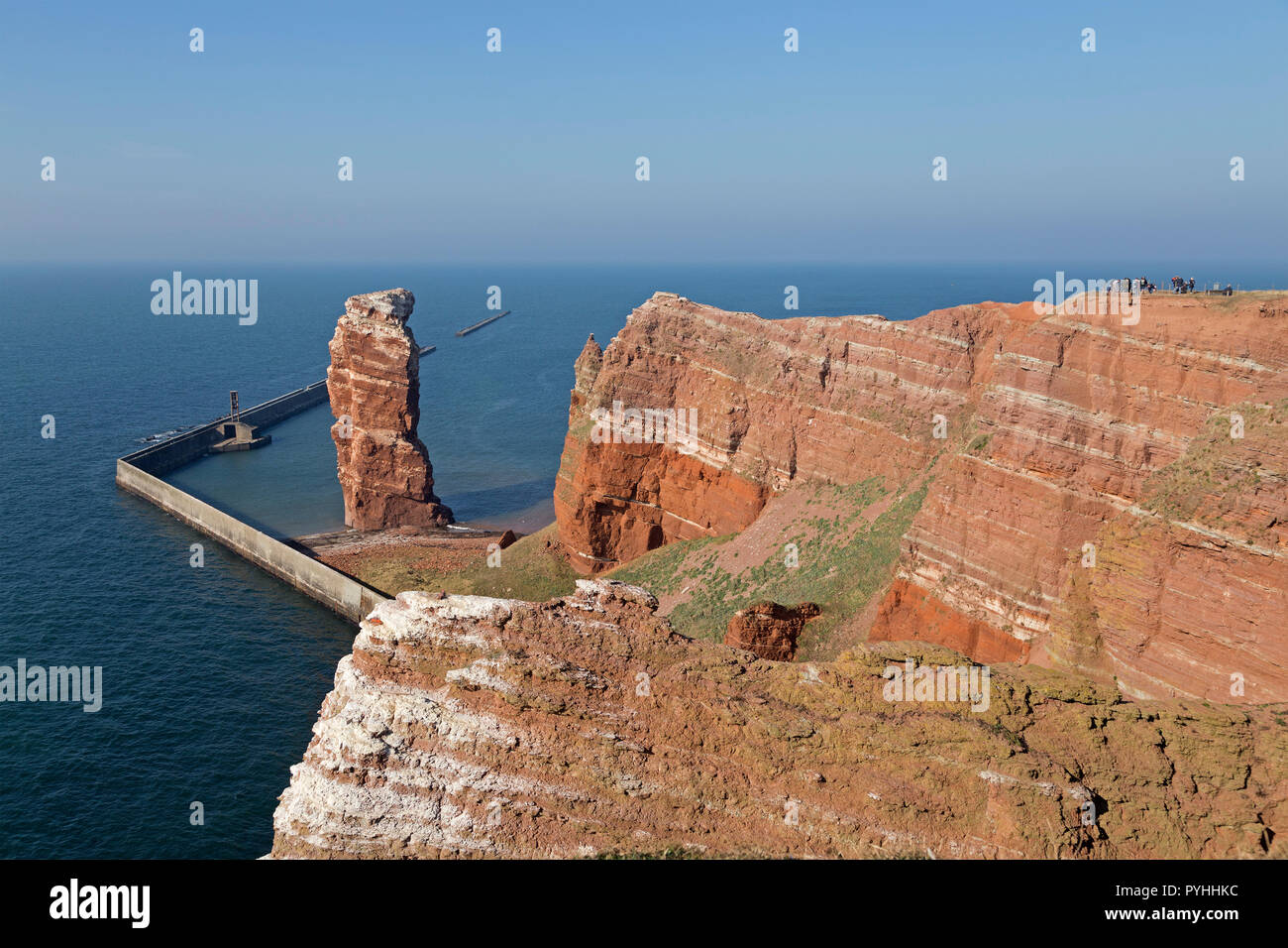 Lange Anna (Anna) und der Lummenfelsen (Uria Felsen), Helgoland, Schleswig-Holstein, Deutschland Stockfoto