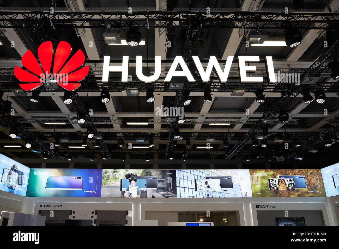 Berlin, Deutschland - Messestand des Chinesischen Elektronikkonzern Huawei auf der IFA 2018. Stockfoto