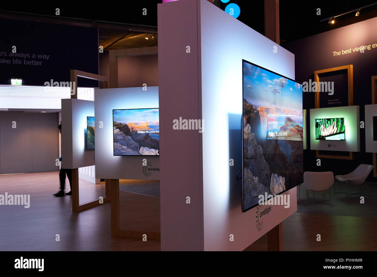 Berlin, Deutschland - Am Philips Stand auf der IFA 2018, Neuerungen im Flachbild-TVs die vorgestellt werden. Stockfoto