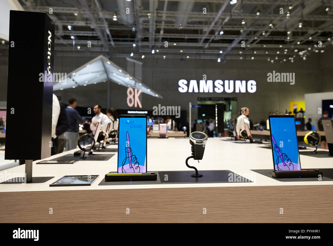 Berlin, Deutschland - Die koreanische Firma Samsung seine neue Produkte Galaxy 9 Galaxy Watch auf der IFA 2018 präsentiert. Stockfoto