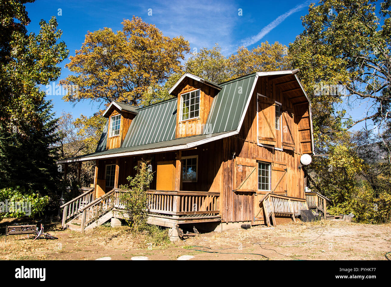 Wunderschönes Holzbrett Home; Eiche Glen, Kalifornien, USA Stockfoto