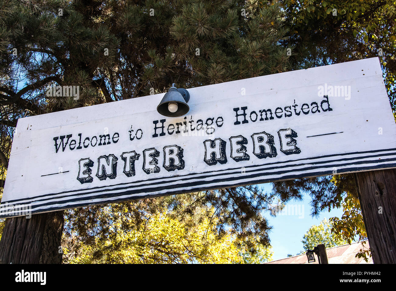 Willkommen bei Erbe Homestead, Schild; Eiche Glen, Kalifornien, USA Stockfoto