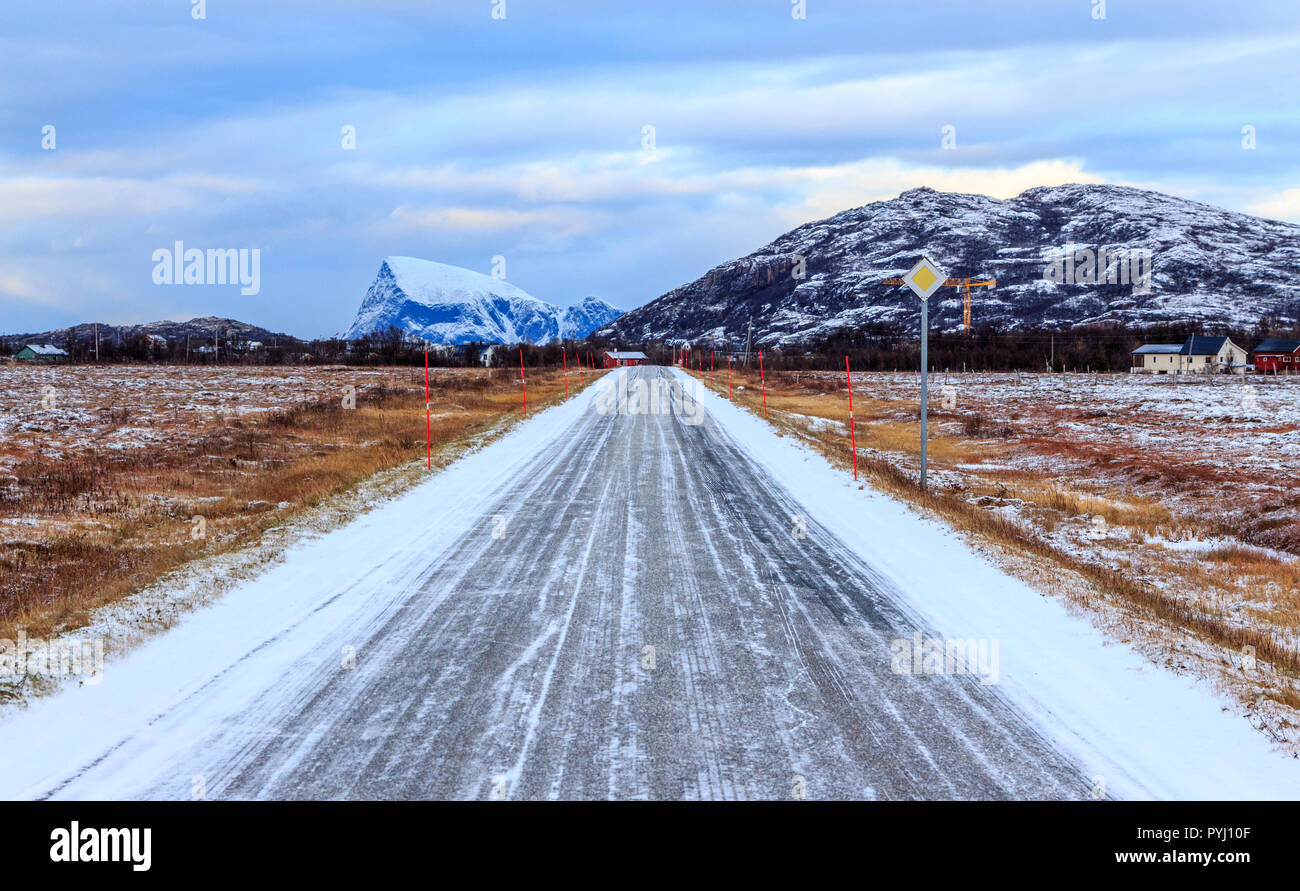 Herbst Landschaften auf der Insel Kvaløya in Tromsø Gemeinde in Troms County, Norwegen. Stockfoto