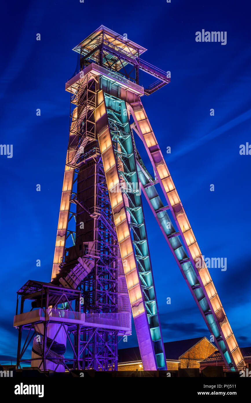 Zeche Winterslag In Genk Belgien Wahrend Des Abends Blaue Stunde Stockfotografie Alamy