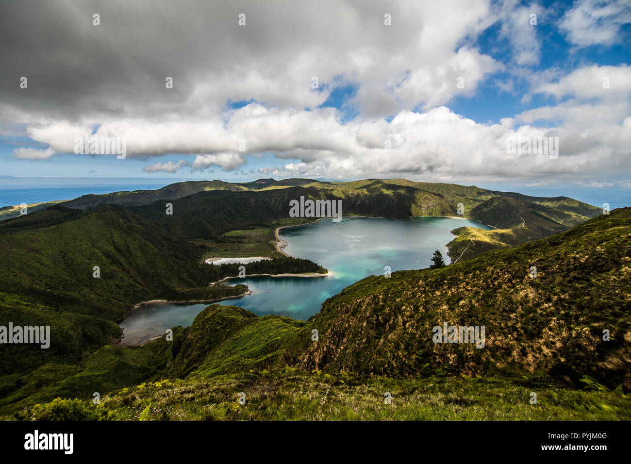 Feuersee Lagoa do Fogo im Krater des Vulkans Pico do Fogo auf der Insel