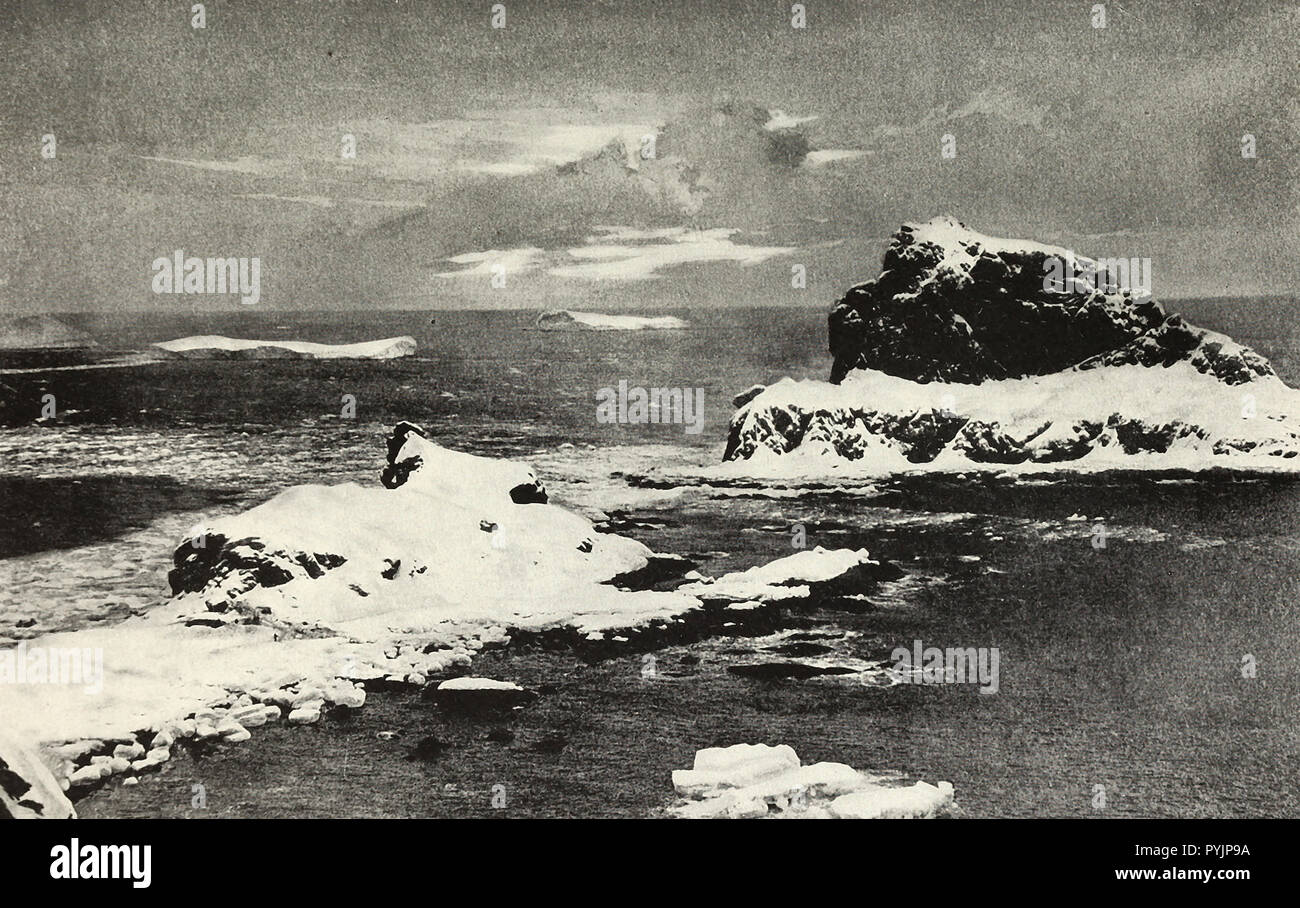 Kap Wild, wo die Schiffbrüchigen castaways der Shackleton Expedition für fünf Monate zwischen zwei Boote umgeworfen, lebte. Es war eine bloße Felsvorsprung 200 Meter lang und 30 Meter breit. Stockfoto