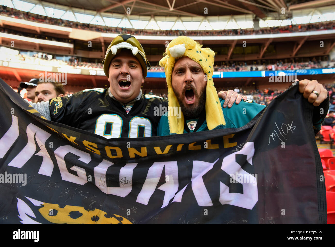 London, Großbritannien. 28. Oktober 2018. Jaguar Fans. Philadelphia Eagles an der Jacksonville Jaguars NFL Spiel im Wembley Stadium, das abschließende Spiel in der NFL London 2018 Serie. Credit: Stephen Chung/Alamy leben Nachrichten Stockfoto