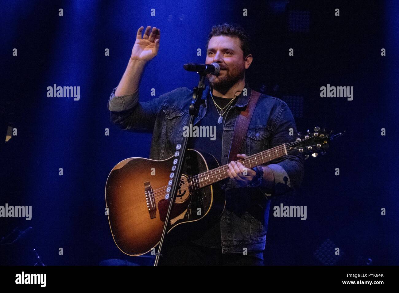 Milwaukee, Wisconsin, USA. 26 Okt, 2018. Land Musiker Chris Young während des Schlussen Schlaf Tour bei Fiserv Forum in Milwaukee, Wisconsin Credit: Daniel DeSlover/ZUMA Draht/Alamy leben Nachrichten Stockfoto