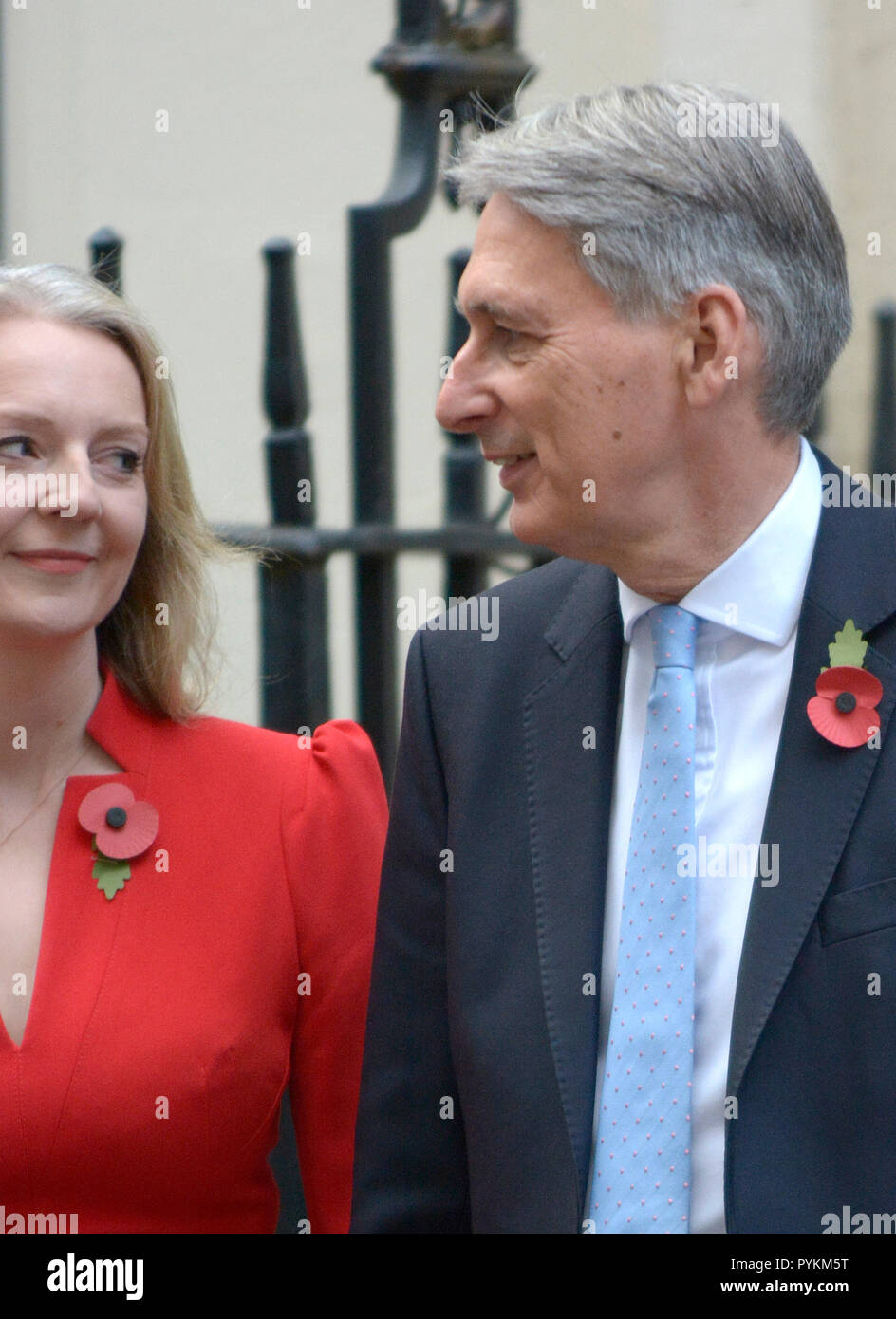 London, 29. Oktober 2018. Der Ministerpräsident und der Finanzminister verlassen Downing Street vor Philip Hammond liefert sein Budget an das Parlament Credit: PjrNews/Alamy leben Nachrichten Stockfoto