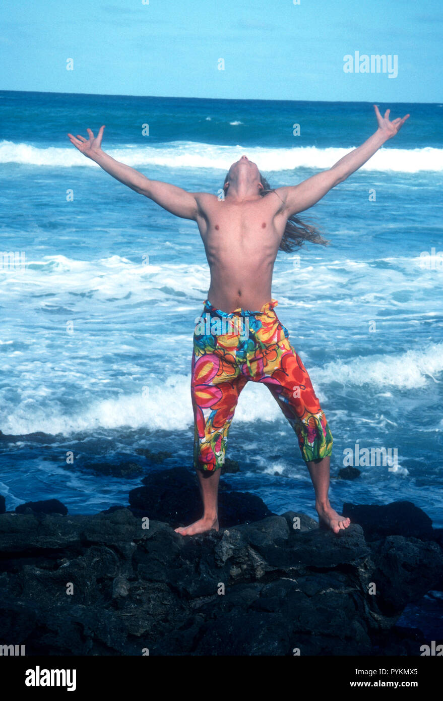 HONOLULU, HI - 23. NOVEMBER: (exklusiv) Modell/Schauspieler David Roman stellt bei einem Fotoshooting am 23. November 1992 in Honolulu, Oahu, Hawaii. Foto von Barry King/Alamy Stock Foto Stockfoto