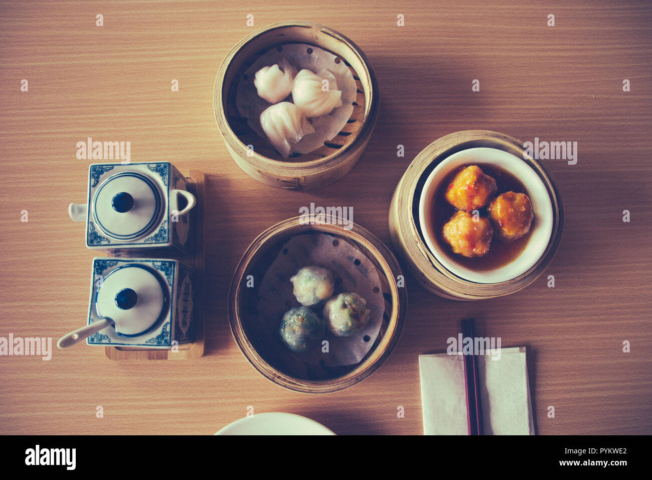 Verschiedene traditionelle chinesische Dim Sum Dian Xin in der chinesischen Restaurant Stockfoto