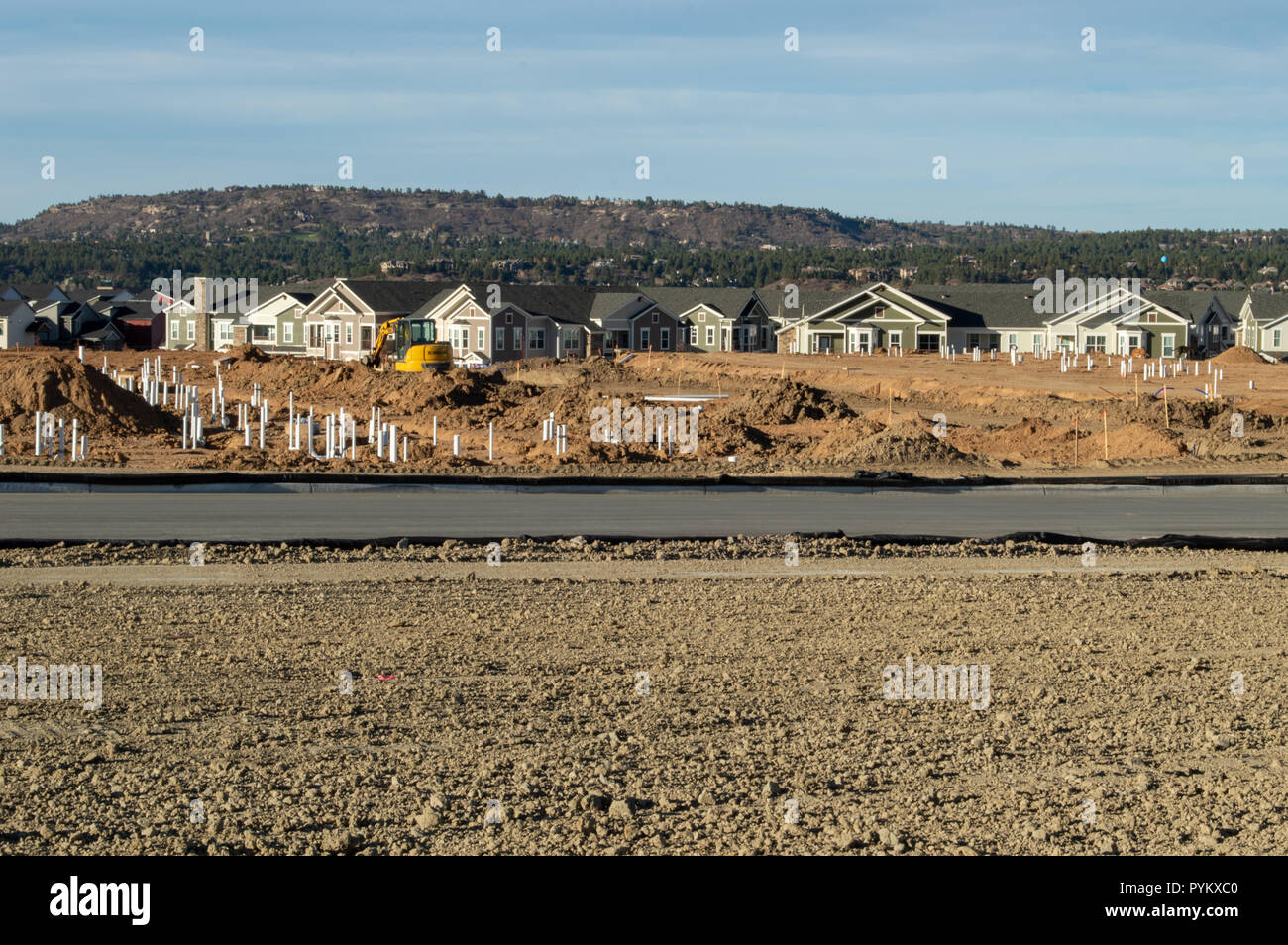 Castle Rock, Colorado/USA - Oktober 28, 2018: Wohnungsbau Website mit Rohren aus Stockfoto