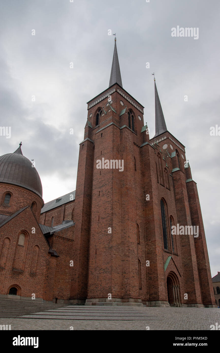 Die Außenseite des Roskilde Dom, Roskilde, Dänemark. Der Bau der