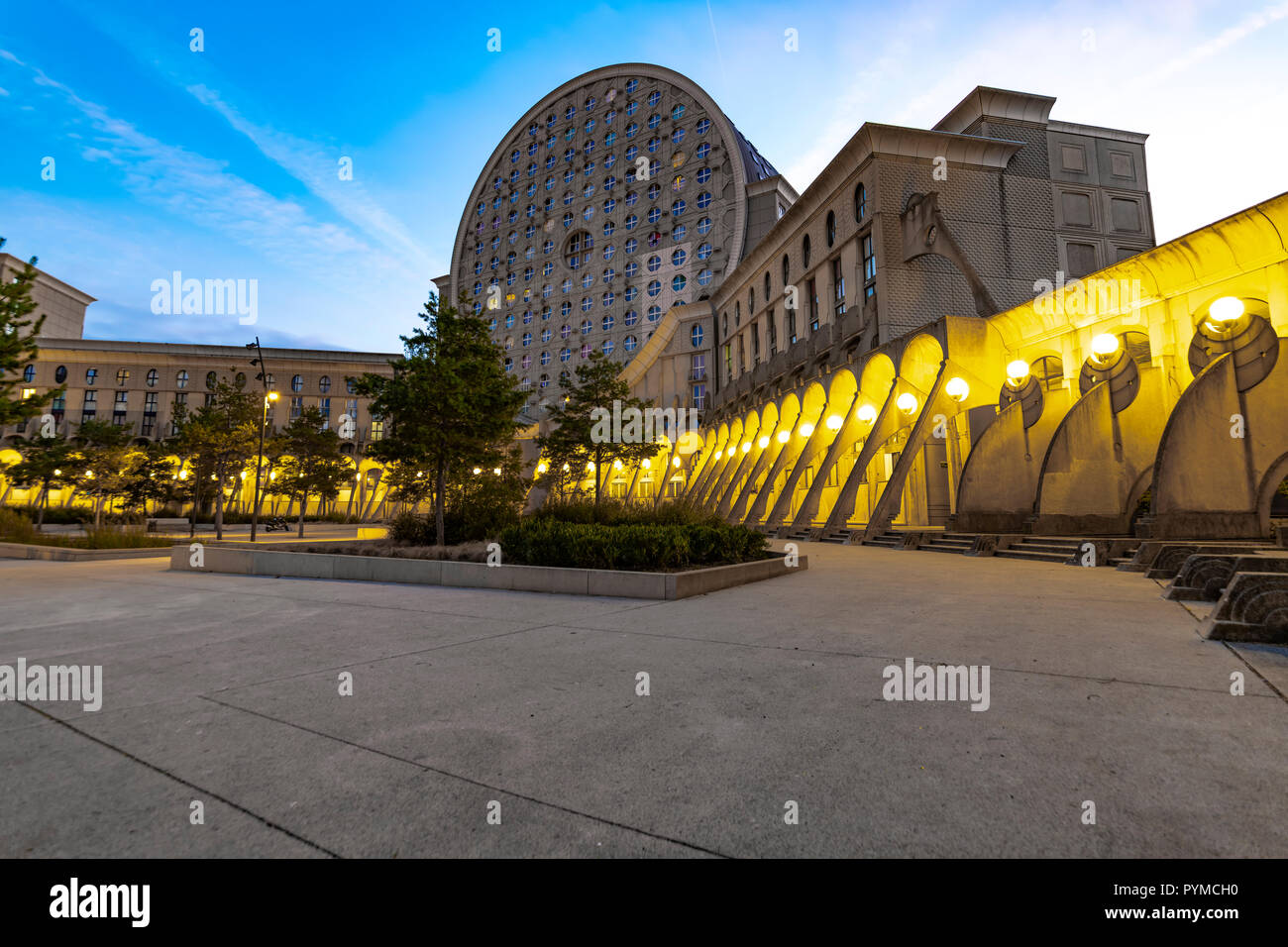 NOISY-LE-GRAND, am 25. Oktober 2018 - zentraler Ort der Pablo Picasso Arena in Noisy le Grand City in der Nähe von Euro Disney Park, Paris, Frankreich Stockfoto