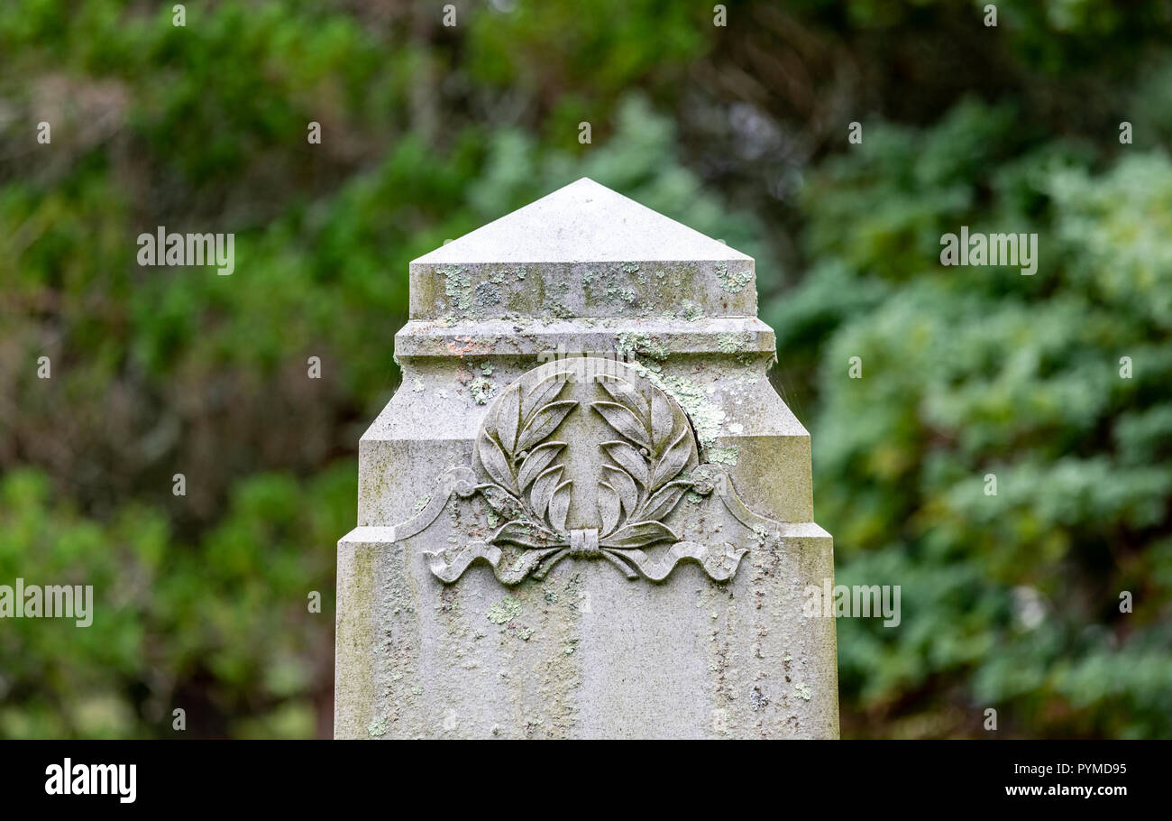 Oben auf einem Gedenkstein in einem bridgehampton Friedhof Stockfoto