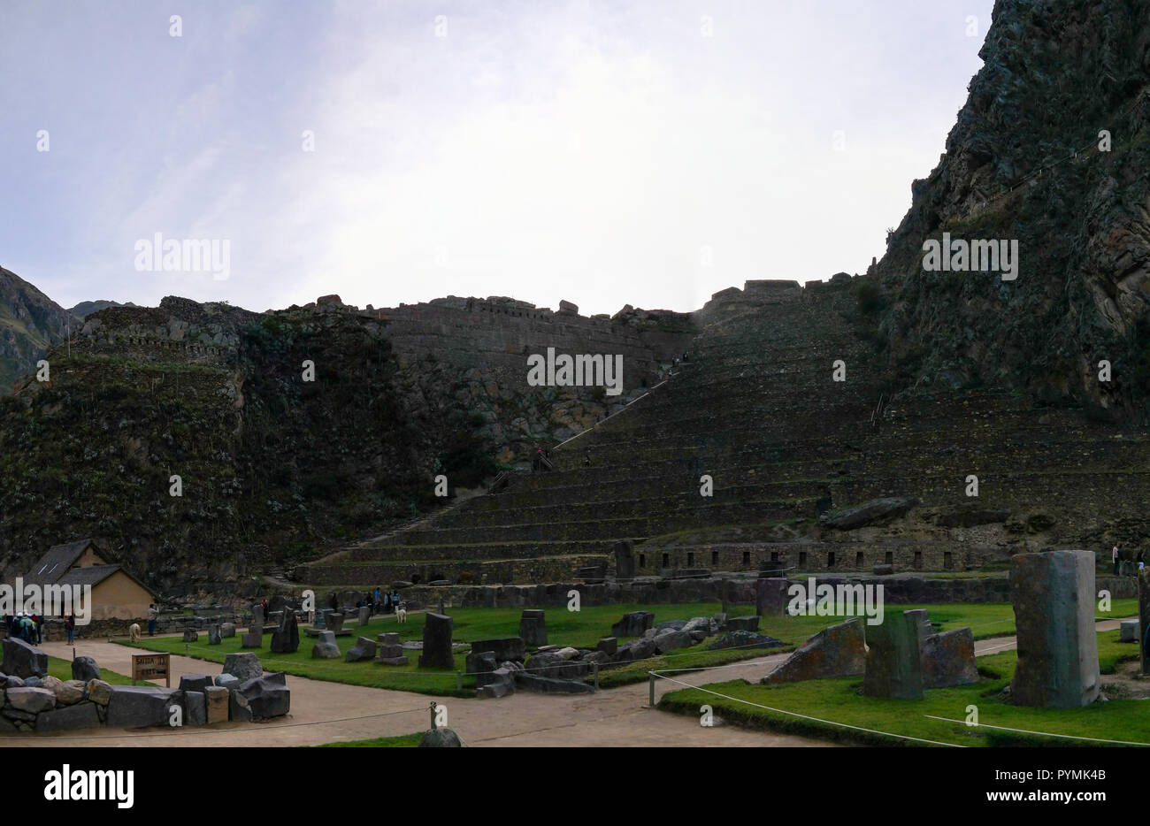 Terrassen von Pumatallis in Ollantaytambo archäologische Stätte in der Provinz Cuzco, Peru Stockfoto