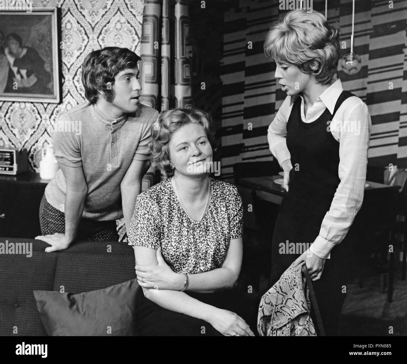 Quartett zu dritt, Schwank aus dem Ohnsorg Theater in Hamburg, Darsteller: Jens Werner Fritsch, Ursula Hinrichs, Heidi Mahler Stockfoto