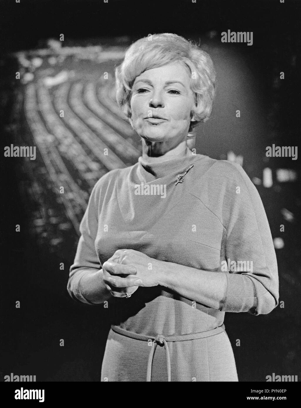 Eine Frau denkt, Fernsehspiel, Deutschland 1960 Mitwirkende: Hilde Krahl Stockfoto