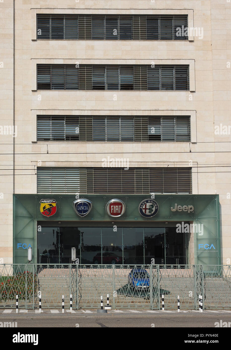 TURIN, Italien - ca. September 2018: Fiat Chrysler Automobiles (FCA) Mirafiori car Factory für Fiat, Lancia, Alfa Romeo, Abarth Marken Jeep und Stockfoto