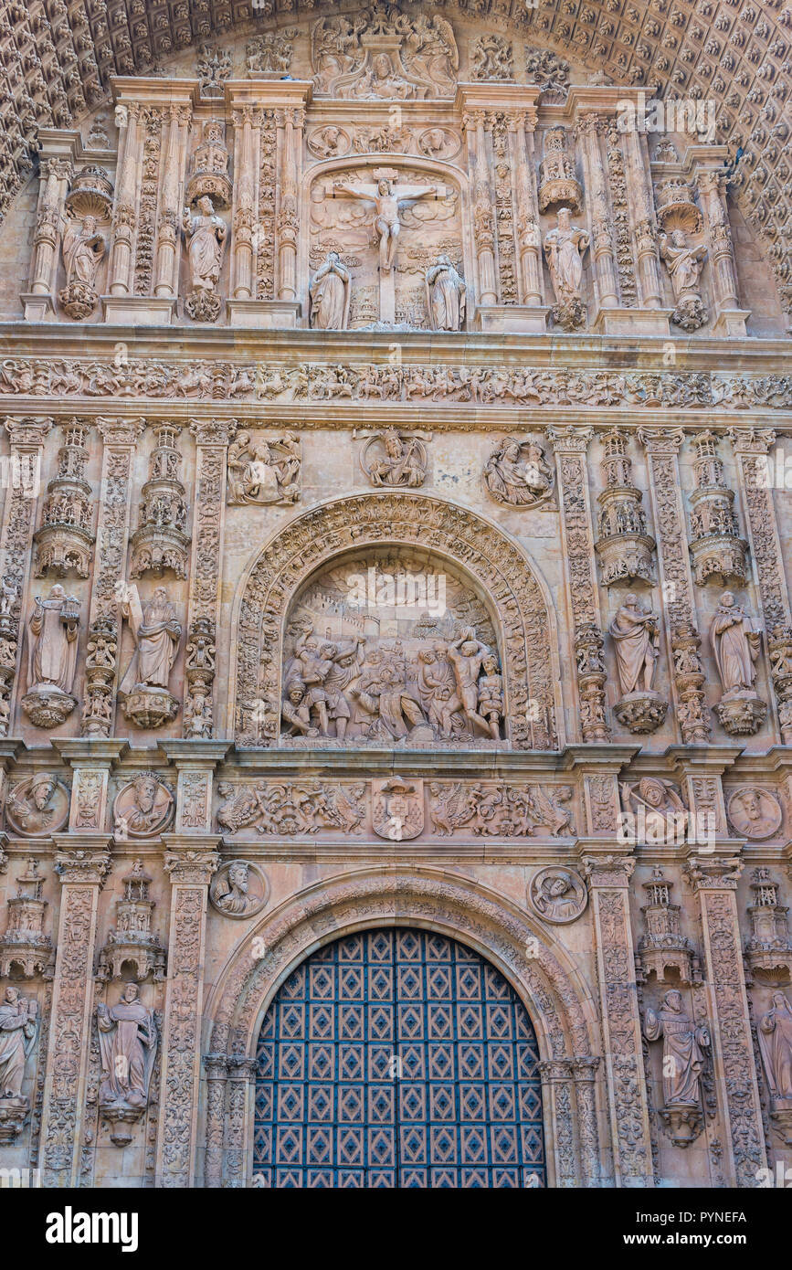 Detail der Fassade der Kirche. Der Convento de San Esteban ist ein Dominikaner Kloster in der Plaza del Concilio de Trento in der Stadt S liegt Stockfoto