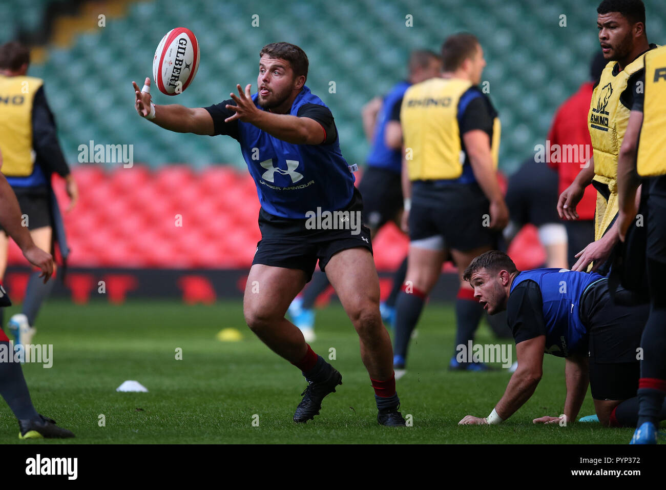 Cardiff, Großbritannien. 29 Okt, 2018. Nicky Smith von Wales in Aktion. . Wales Rugby Team Training im Fürstentum Stadium in Cardiff, South Wales am Montag, den 29. Oktober 2018. Das Team der Vorbereitung für ihre erste Herbst internationale Reihe Match gegen Schottland dieses Wochenende sind. pic von Andrew Obstgarten/Alamy leben Nachrichten Stockfoto