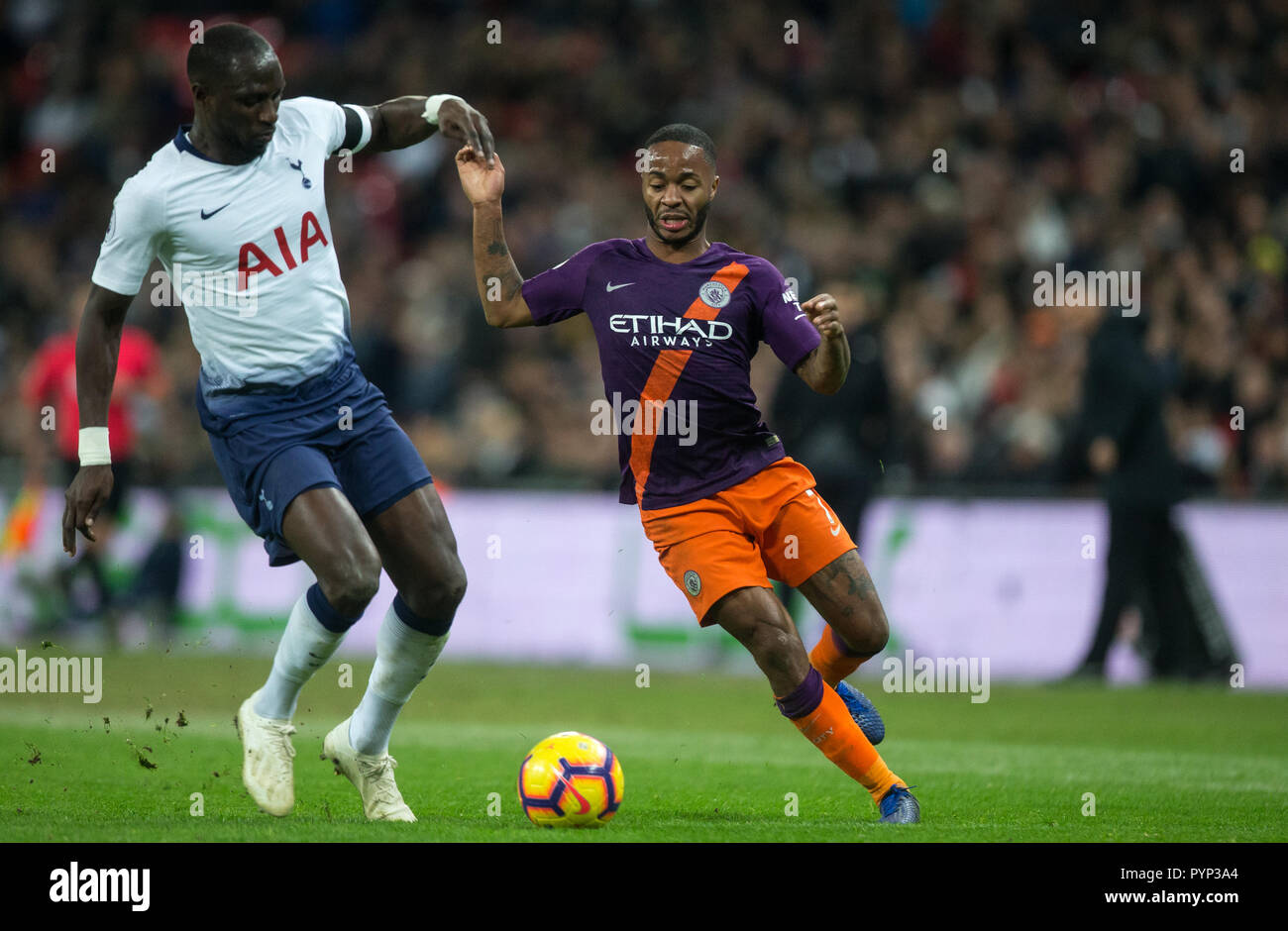 Raheem Sterling des Menschen Stadt während der Premier League Spiel zwischen Manchester City und Tottenham Hotspur im Wembley Stadion, London, England am 29. Oktober 2018. Foto von Andy Rowland. . (Foto darf nur für Zeitung und/oder Zeitschrift redaktionelle Zwecke. www.football-dataco.com) Stockfoto