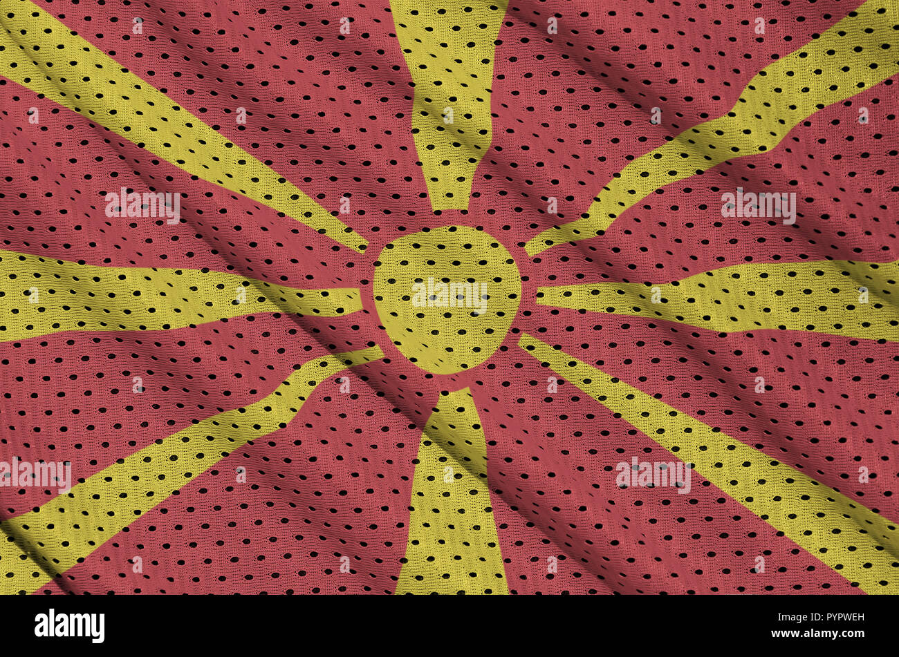 Mazedonien Flagge auf Polyester nylon Sportswear Netzware mit einige Falten gedruckt Stockfoto