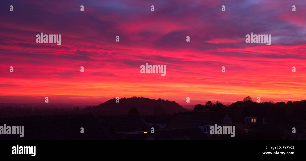 Farbenfroher Sonnenuntergang über Wells, Somerset, UK. Stockfoto