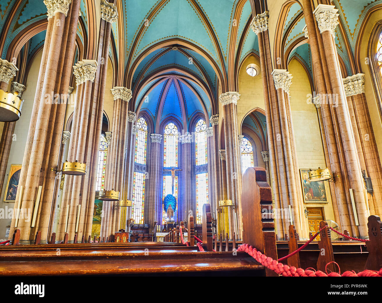 Kirchenschiff des Heiligen Antonius von Padua, der größten katholischen Kirche in Istanbul. Beyoglu, Türkei. Stockfoto