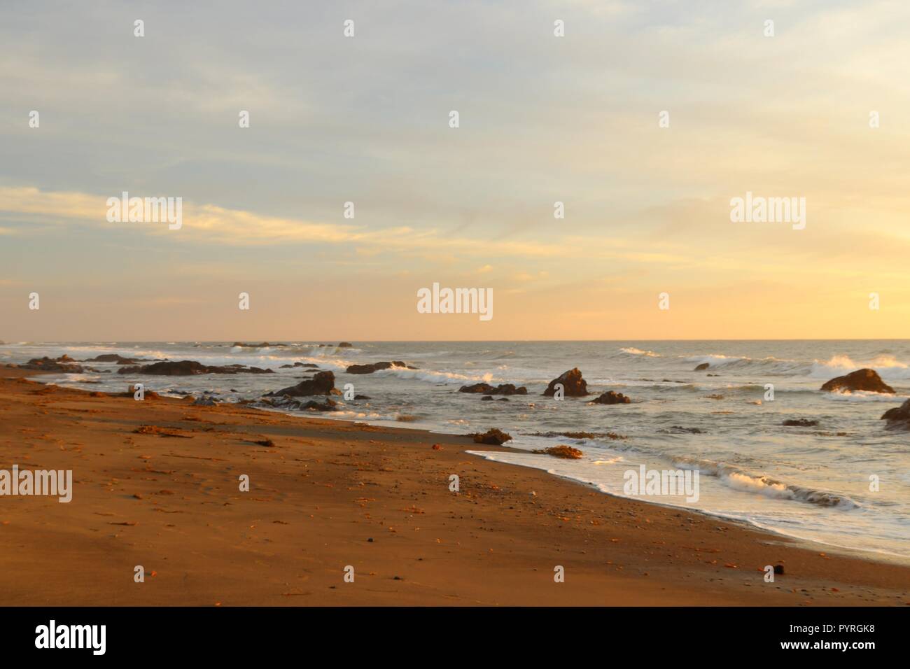 Sonnenuntergang auf Moonstone Beach Stockfoto