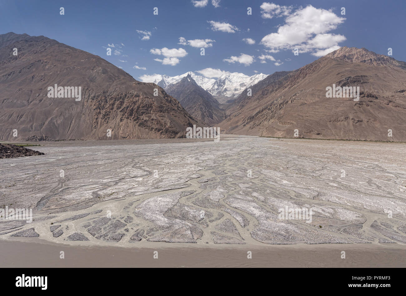 Schwemmkegel durch Sedimente von Gletschern verschütten aus Kohe Hevad Berg, Wakhan Valley, Afghanistan gebildet Stockfoto