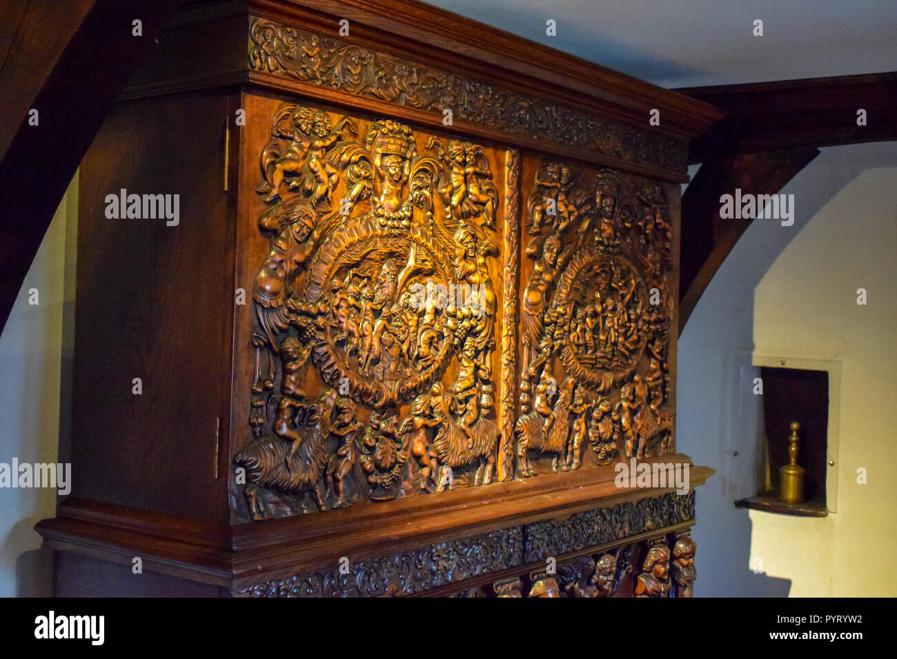 Antike Skulptur von Schloss Bran, Siebenbürgen, Rumänien Stockfoto