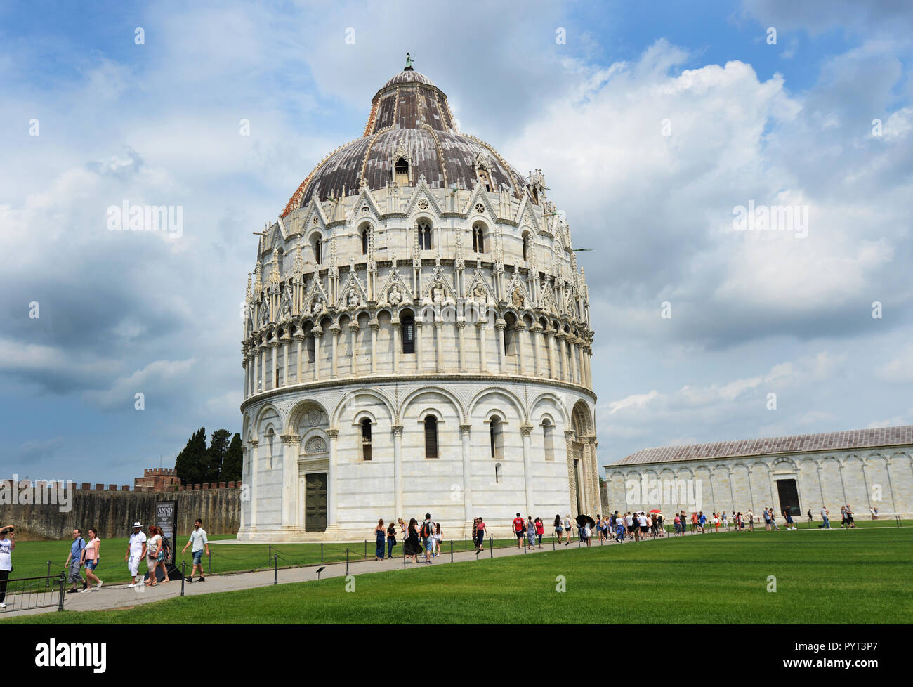 Die Pisa Baptisterium von St. John in der Piazza dei Miracoli in Pisa. Stockfoto