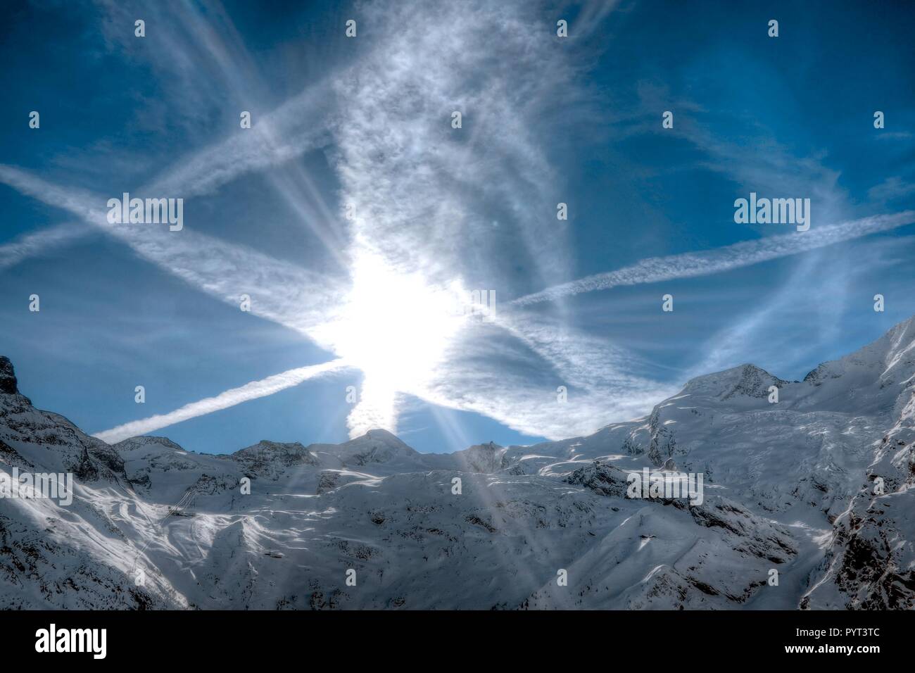 Saas-fee Gletscher und die herrliche Aussicht auf die Schweizer Alpen, Schweiz Stockfoto Saas-fee Gletscher und die herrliche Aussicht auf die Schweizer Alpen, Schweiz Stockfoto