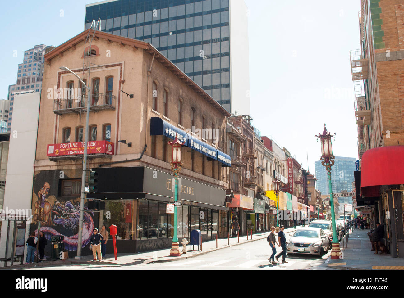 China Town von San Francisco, CA. Straße der Stadt. Menschen zu Fuß Stockfoto