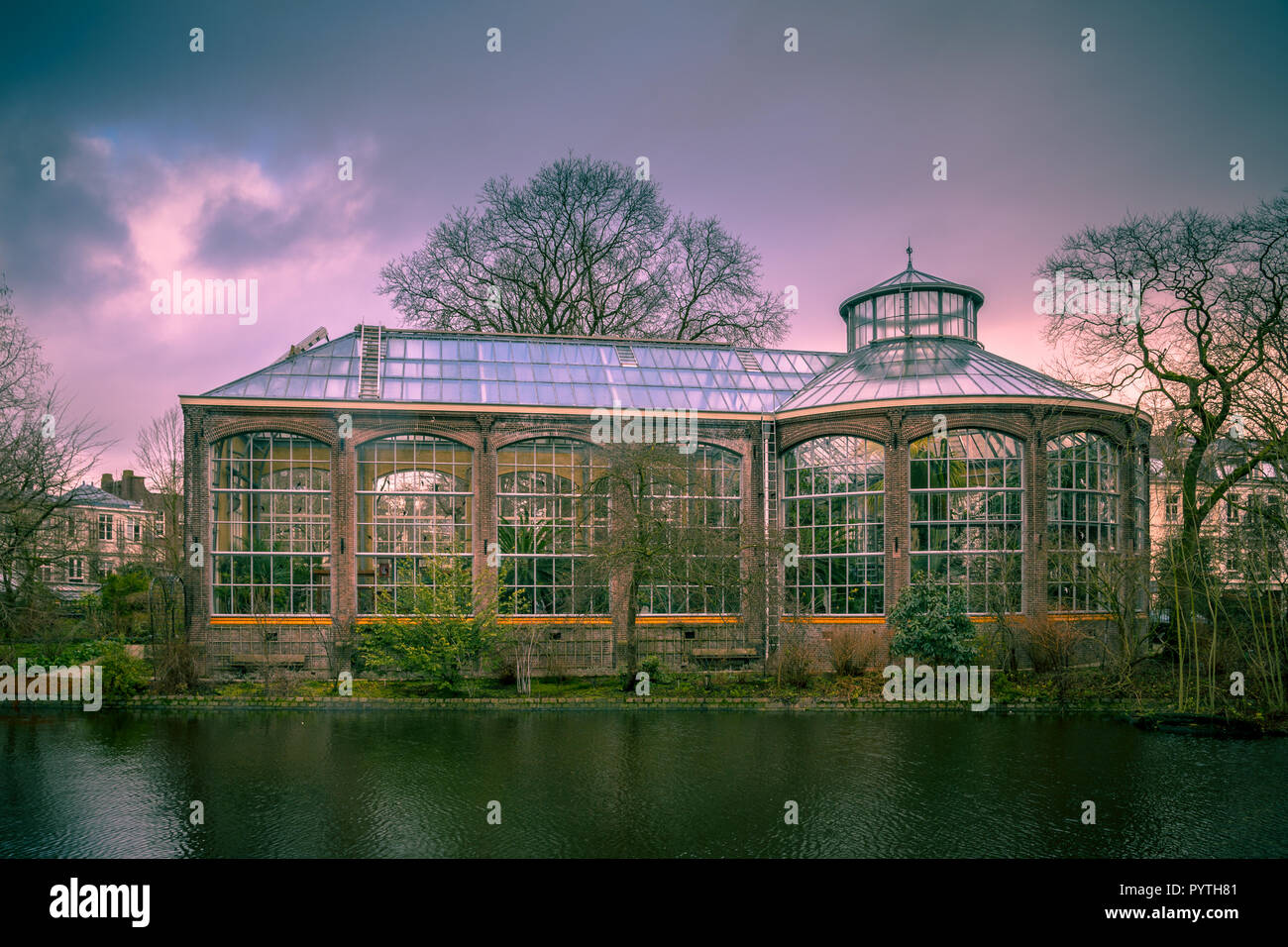 AMSTERDAM, NIEDERLANDE, 29. Dezember 2016: historische Gewächshaus der Hortus Botanicus in das UNESCO-Weltkulturerbe in Amsterdam Stockfoto