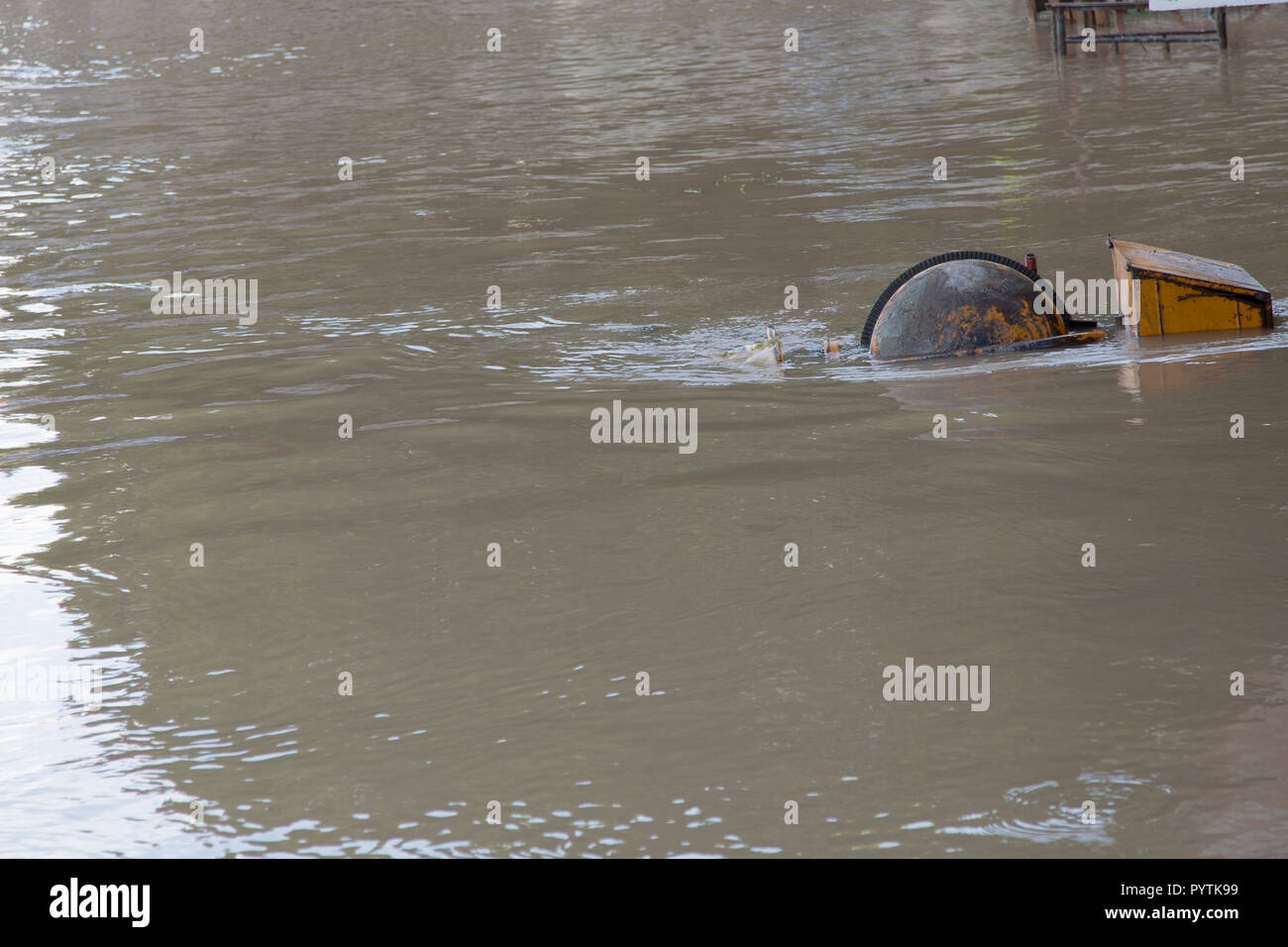 Fluss Bacchiglione in der Flut, und die Stadt dem Risiko von Überschwemmungen ausgesetzt. Wohnungen evakuiert und die Gefahr von Überschwemmungen. Stockfoto