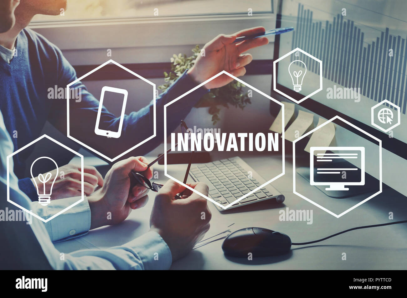 Innovation Technik für Unternehmen, innovative Idee, Konzept mit Symbolen Stockfoto
